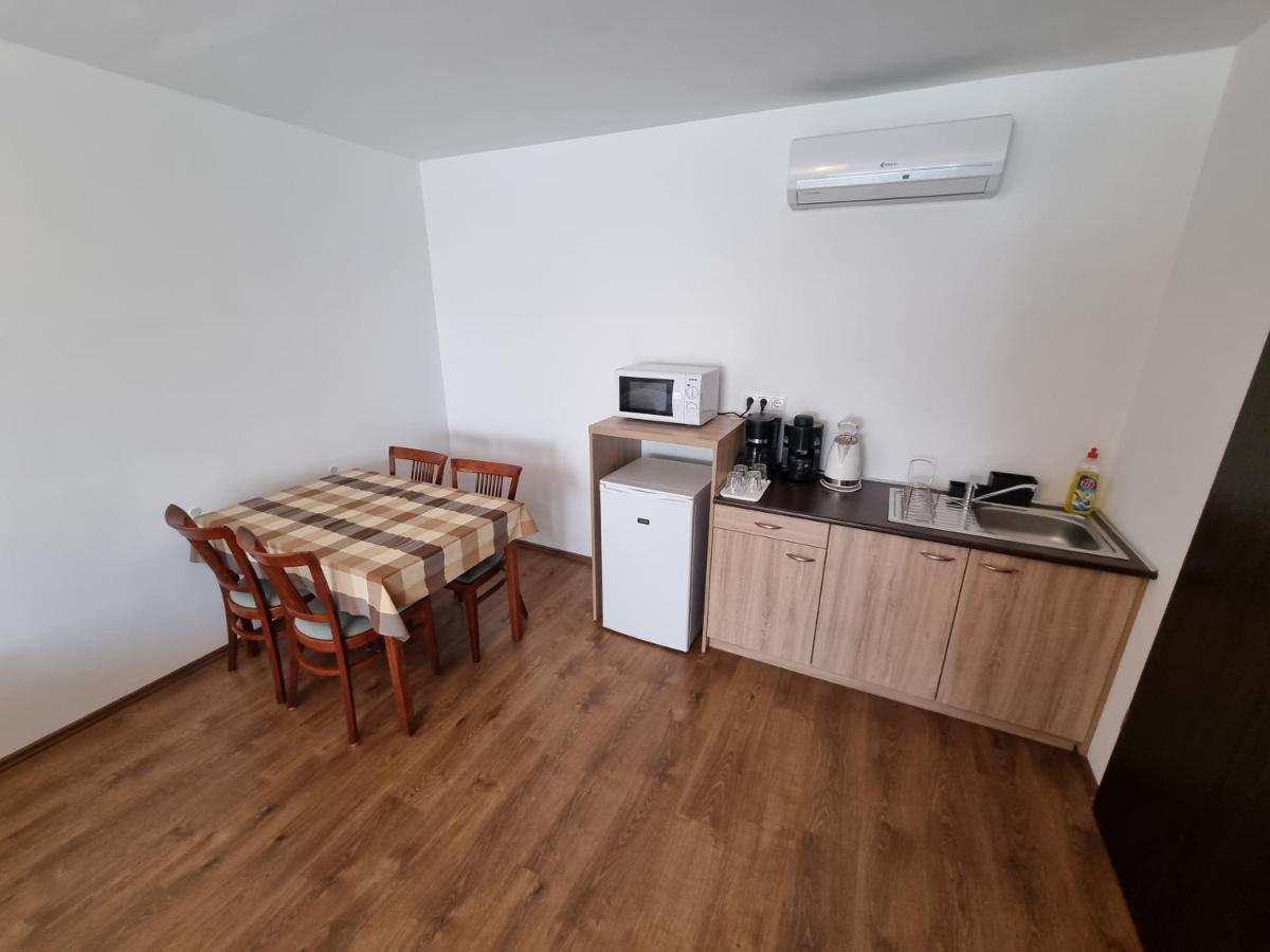 Adam Apartmanhaz 시오포크 외부 사진