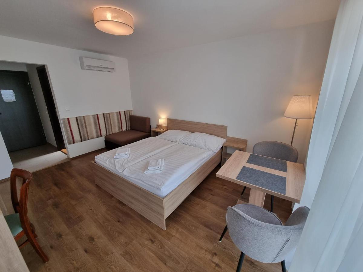 Adam Apartmanhaz 시오포크 외부 사진